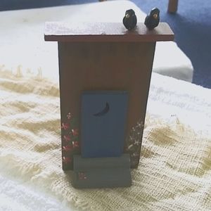 Wood outhouse music box